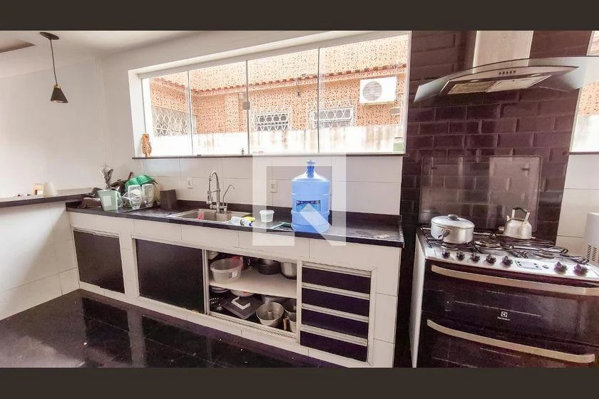 Мебльований будинок 600 м² з 5 спальнями та 3 ванними — photo 28