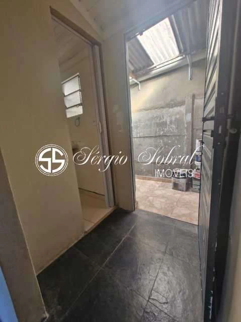 Studio kitnet with separate kitchen and gas water heater