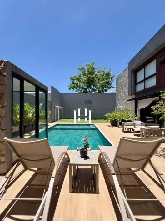 Furnished house, 800 m², with a bathtub — photo 40