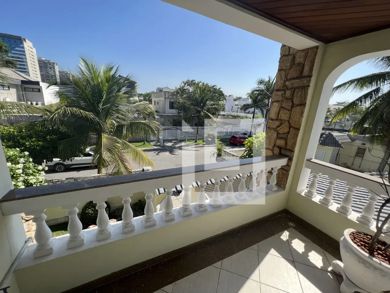 House with 4 suites and 5 parking spaces plus balcony BBQ — photo 14