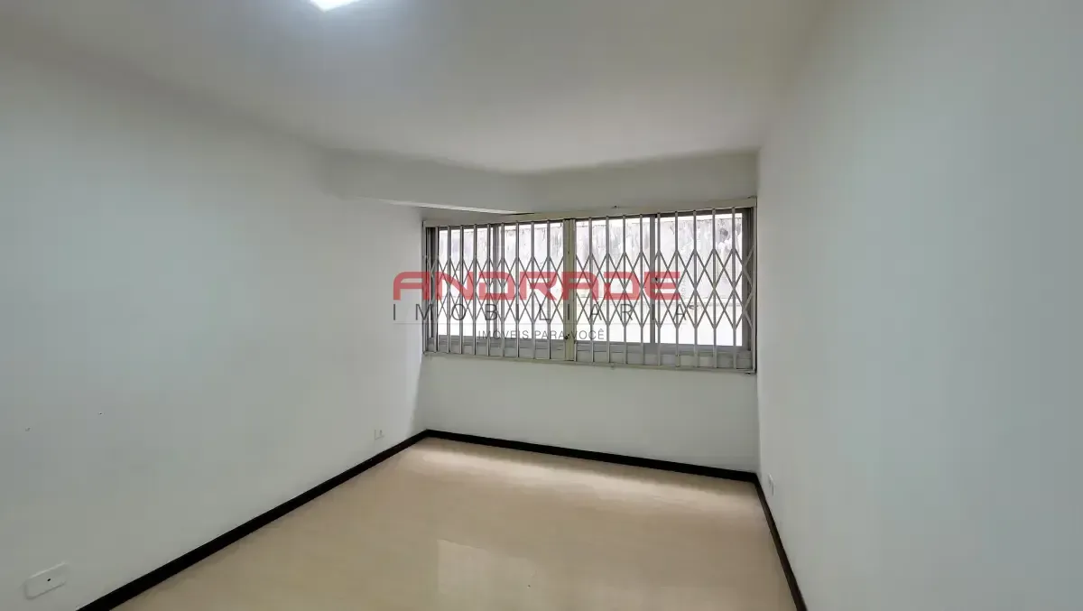 3-bedroom apartment with a separate closed-off kitchen — photo 13