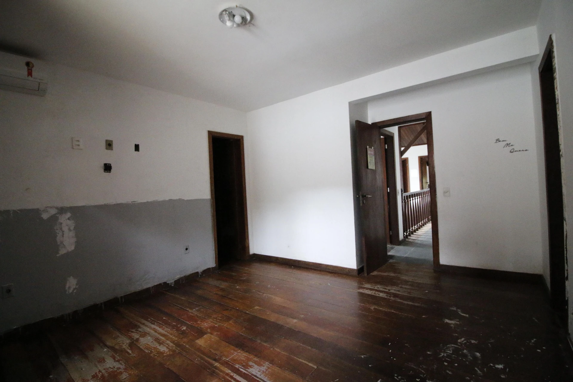 500 m² house with floor-to-ceiling windows and a bathtub — photo 47