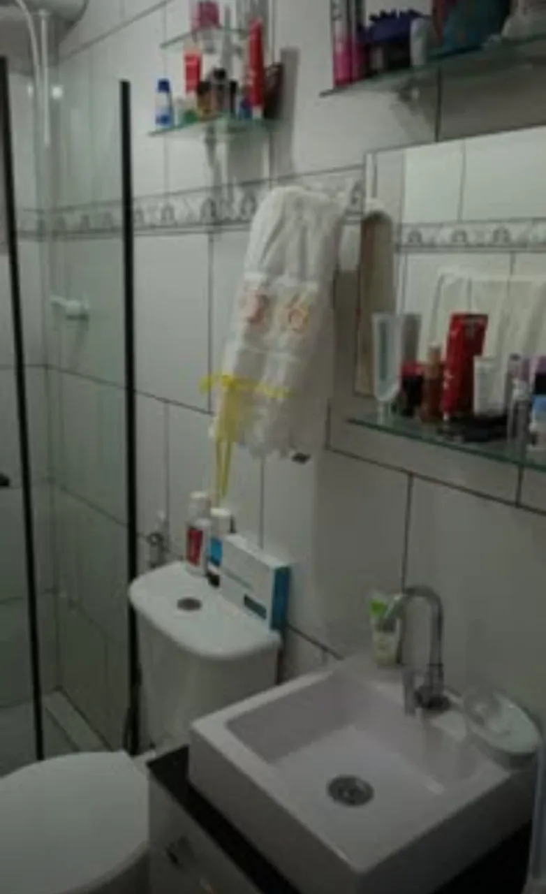 One-bedroom apartment in a building with a gym — photo 7