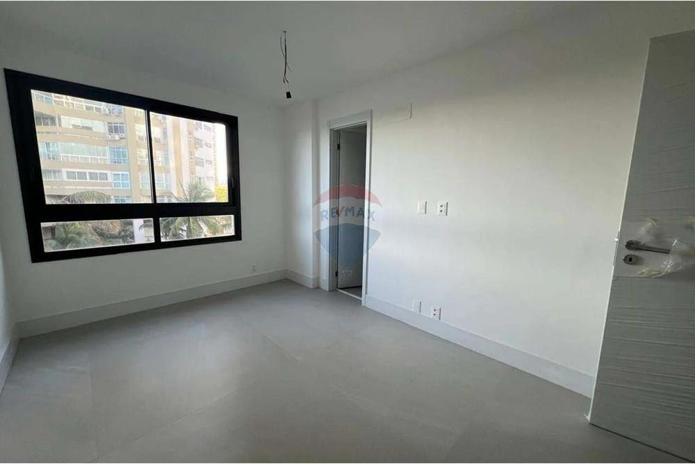 150 m² apartment with 3 en-suite bedrooms and parking — photo 27