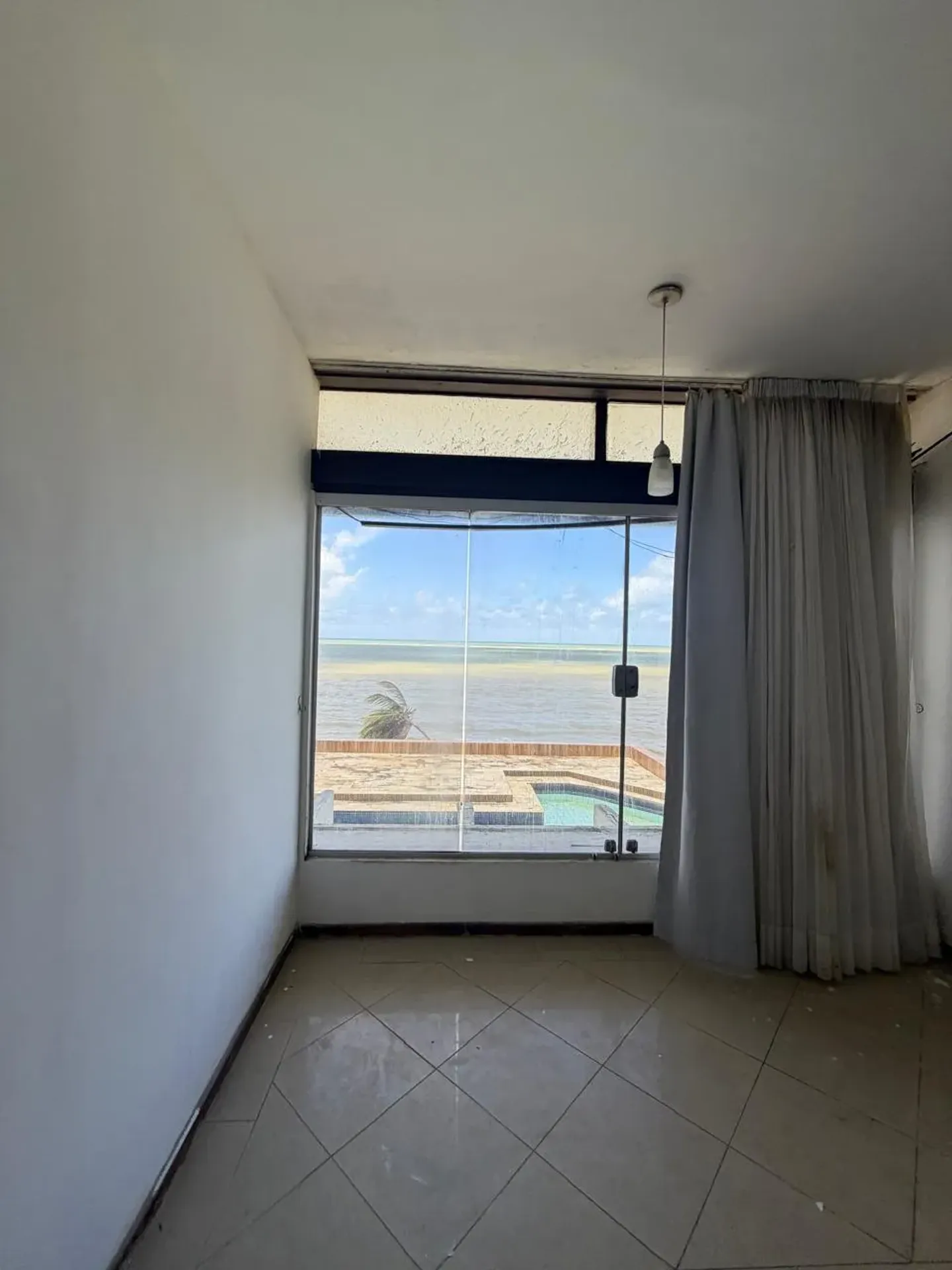 4-bedroom house with a water view in João Pessoa — photo 17