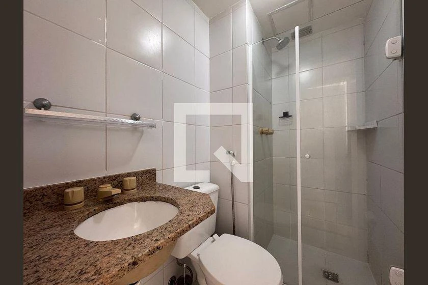 2-bedroom apartment in a building with a gym — photo 36
