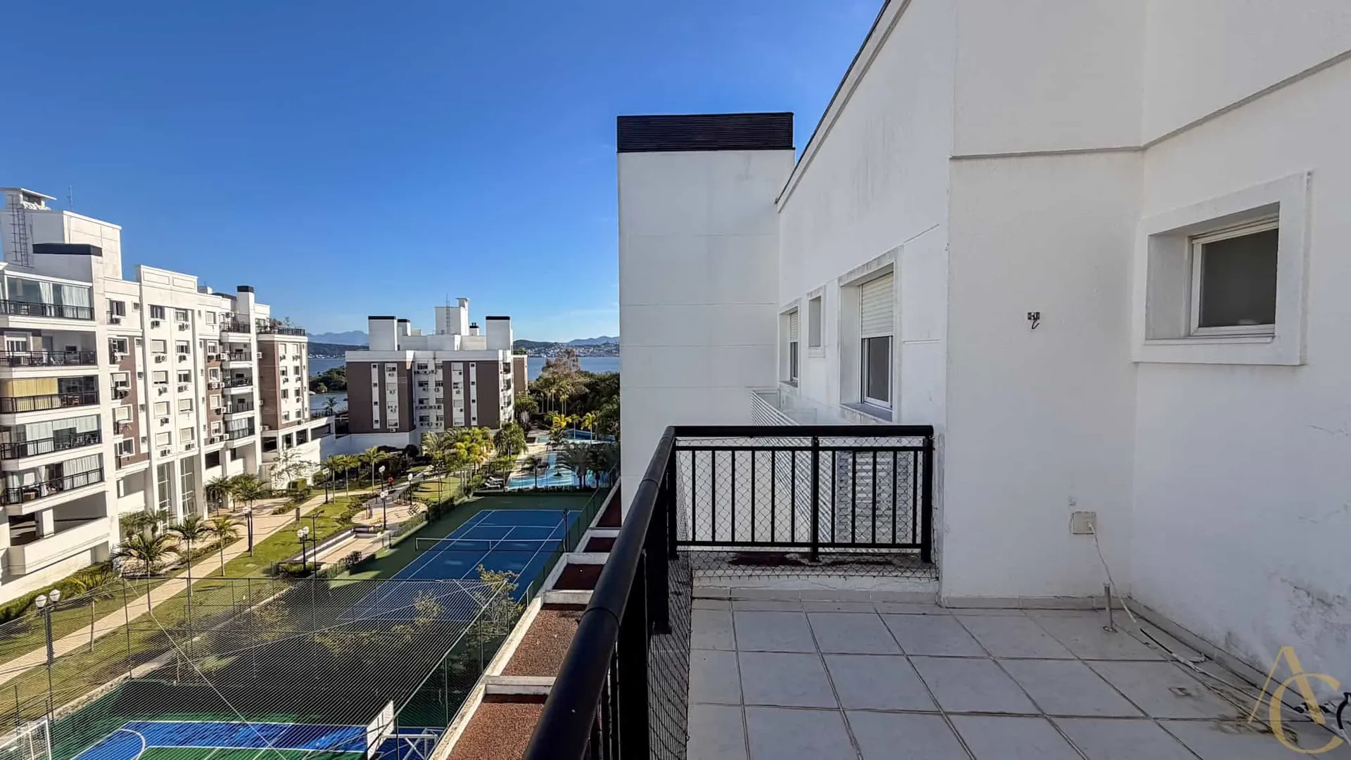 Furnished apartment with 3 en-suite bedrooms — photo 51