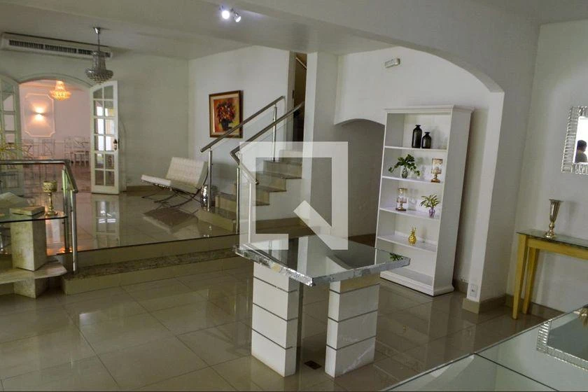 House with 5 bedrooms, balcony and 650 m² — photo 27