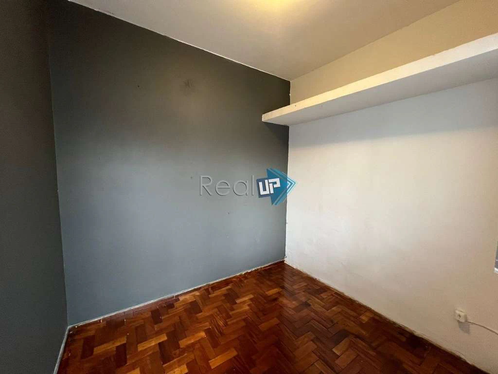 2-bedroom apartment with a glazed balcony — photo 30
