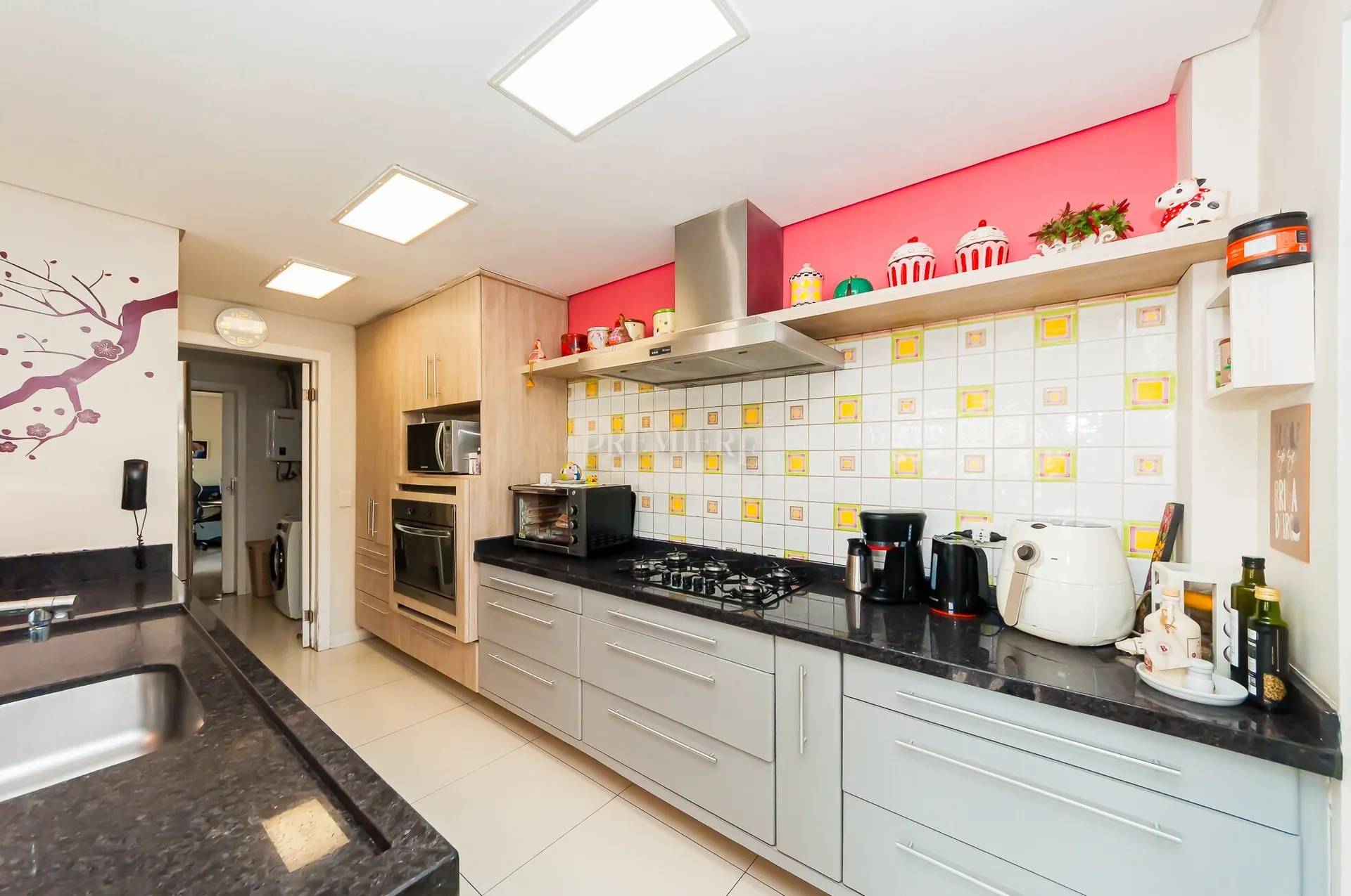 4-bedroom house with open-plan kitchen and 3 parking — photo 11