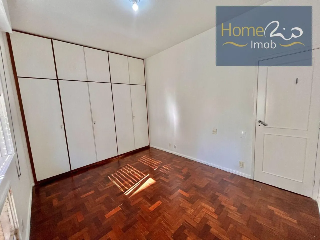 3-bedroom apartment with 2 bathrooms and included parking — photo 3