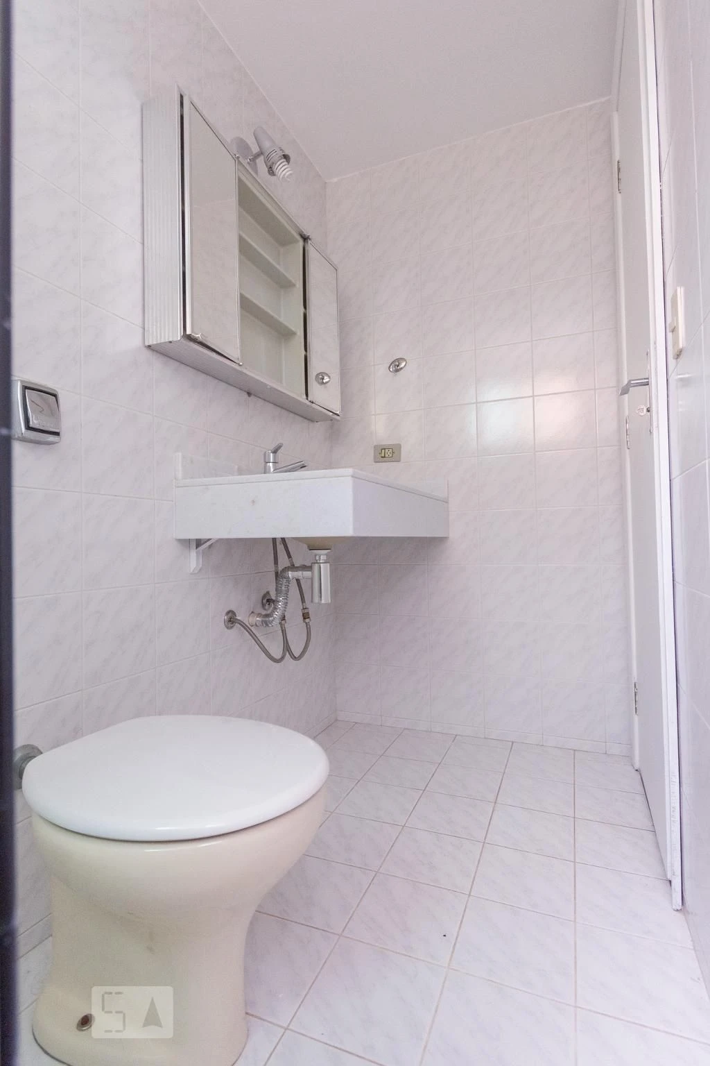 Apartamento com piso de madeira ou laminado, Centro — photo 14