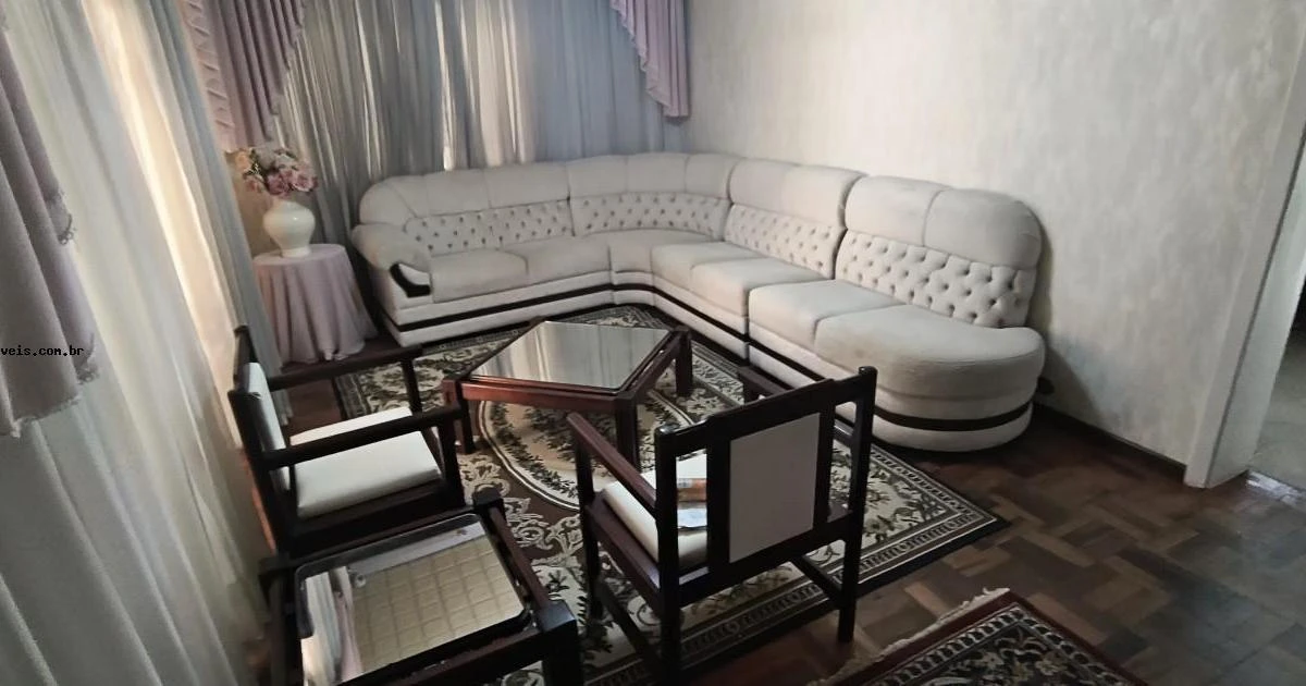 House, 400 m², with a home office