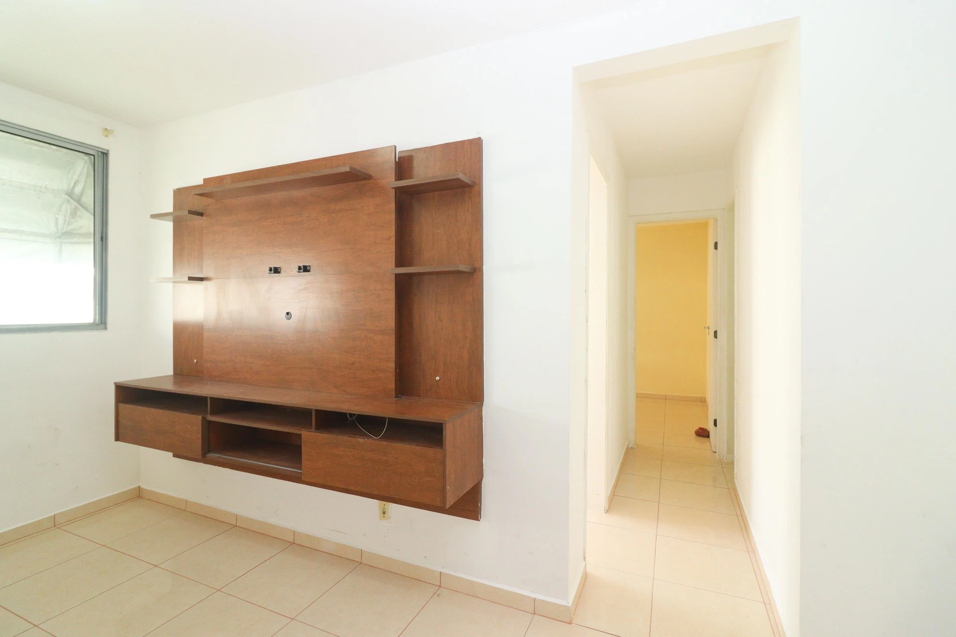 2-bedroom apartment in a building with a gym — photo 14