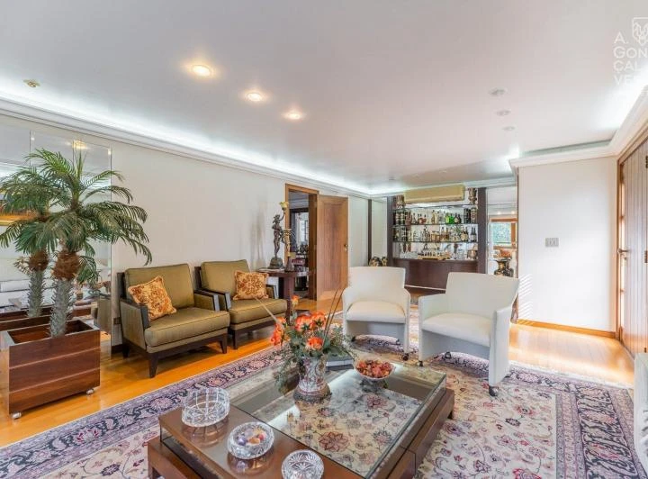 House with 4 bedrooms, 1 en-suite, 10 parking spots — photo 6