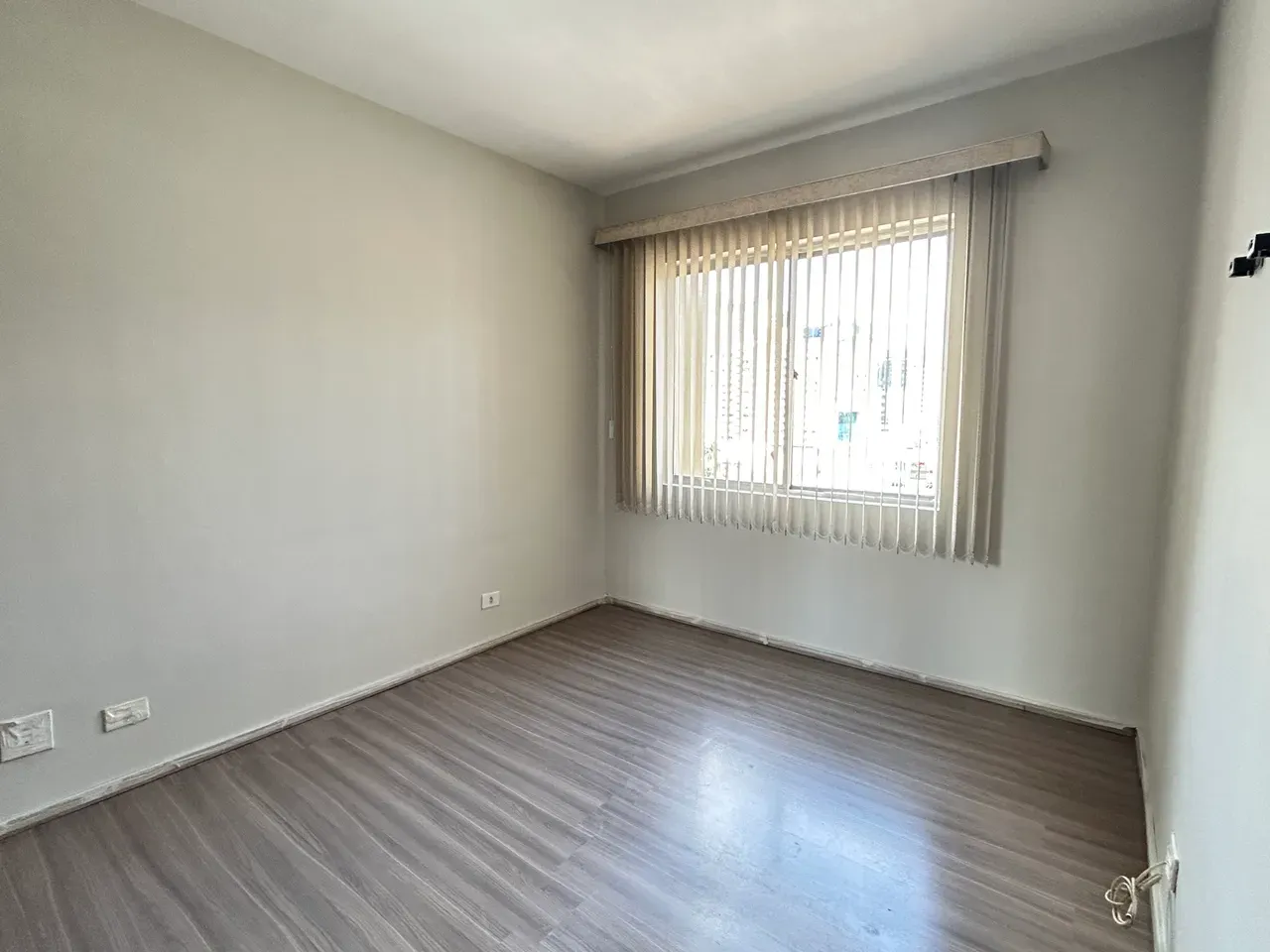 1 quarto e piso de madeira ou laminado: apartamento de 31 m² — photo 21