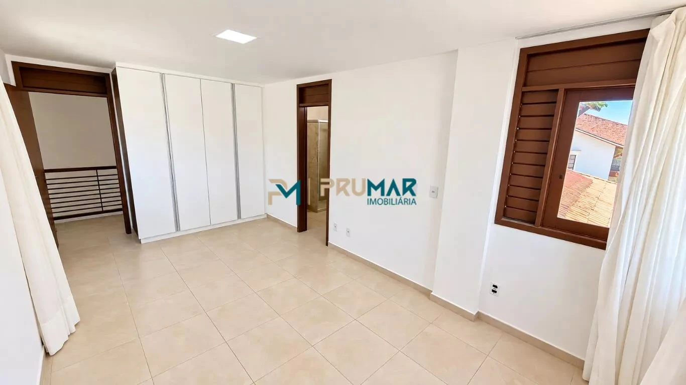 4 quartos e vista para a água: casa de 370 m² — photo 23