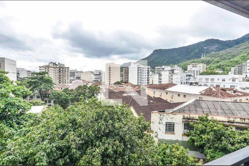 2-bedroom apartment with a mountain view in Rio de Janeiro — photo 21