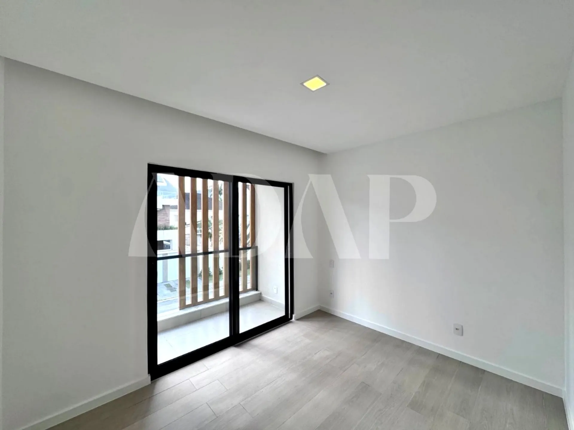 4-bedroom apartment with a mountain view in Rio de Janeiro — photo 6