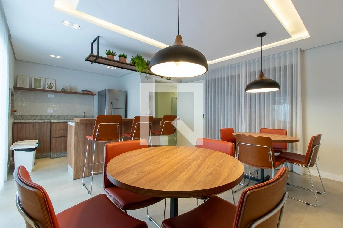 28 m² studio with a washing machine and a home office — photo 2