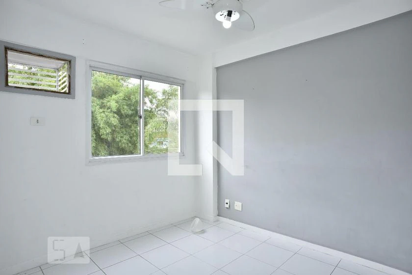 Apartamento de 2 quartos em condomínio com piscina — photo 20