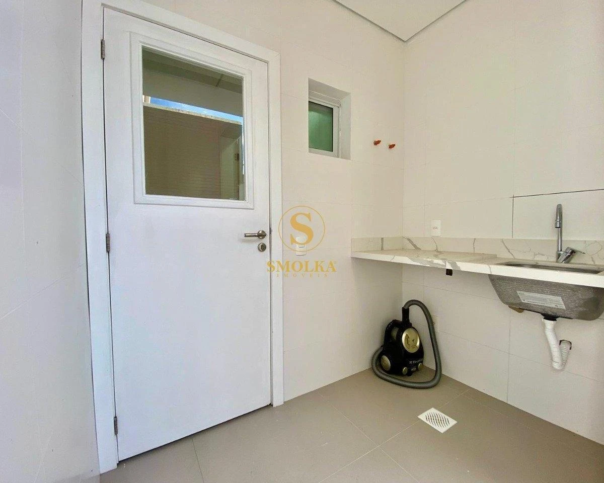 184 m² rental home with 4 en-suite bedrooms — photo 7