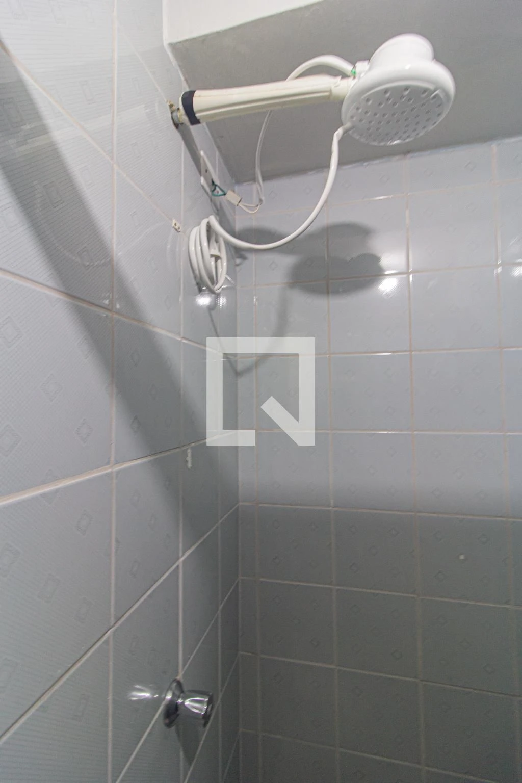 Furnished apartment, 97 m², with a glass-enclosed balcony — photo 33