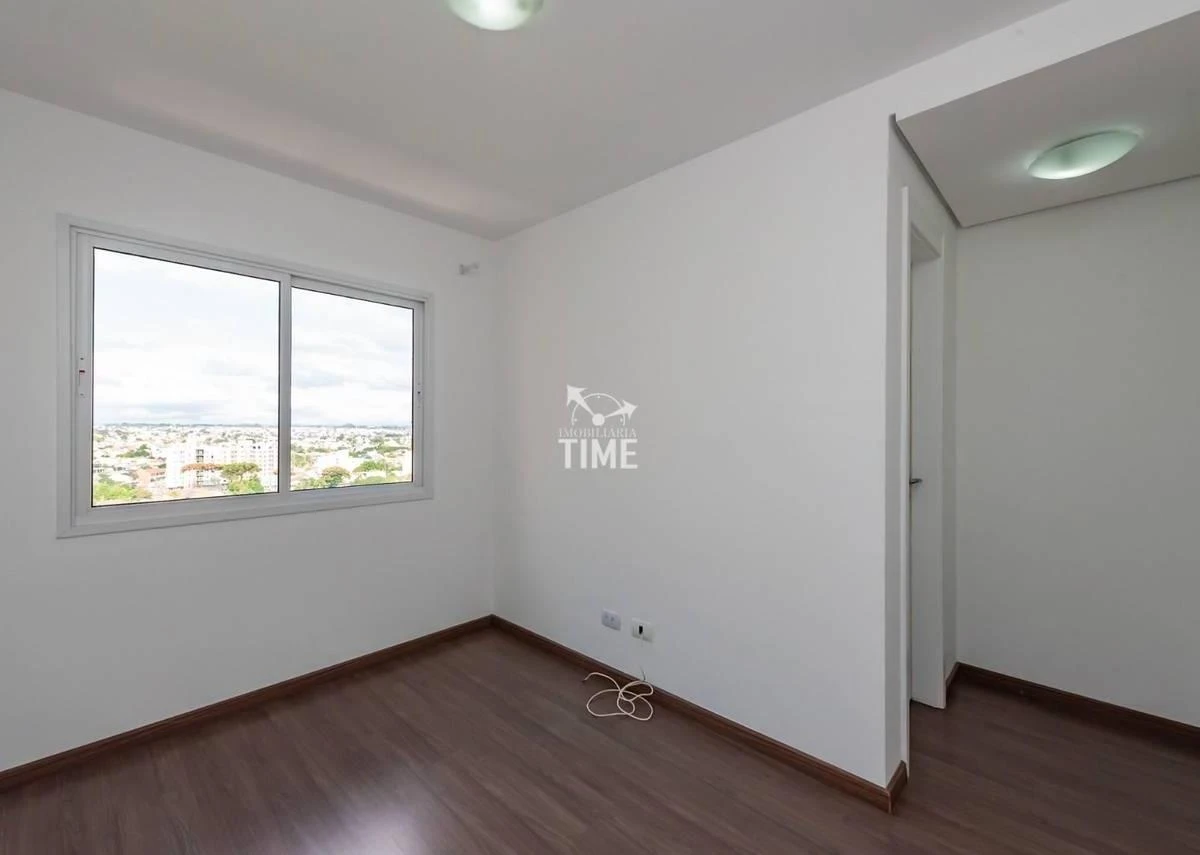 Wood or laminate floors in a 3-bedroom apartment, 69 m² — photo 15