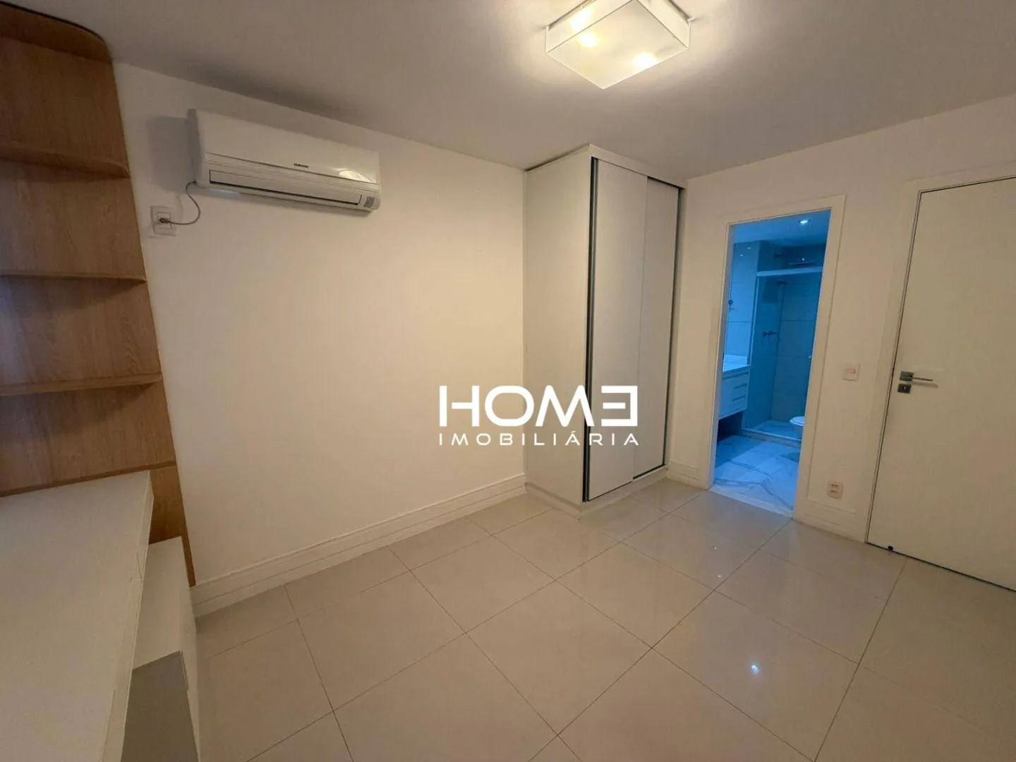 Furnished apartment, 365 m², with floor-to-ceiling windows — photo 56