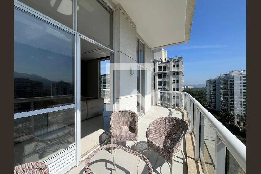 One-bedroom apartment with a mountain view — photo 23