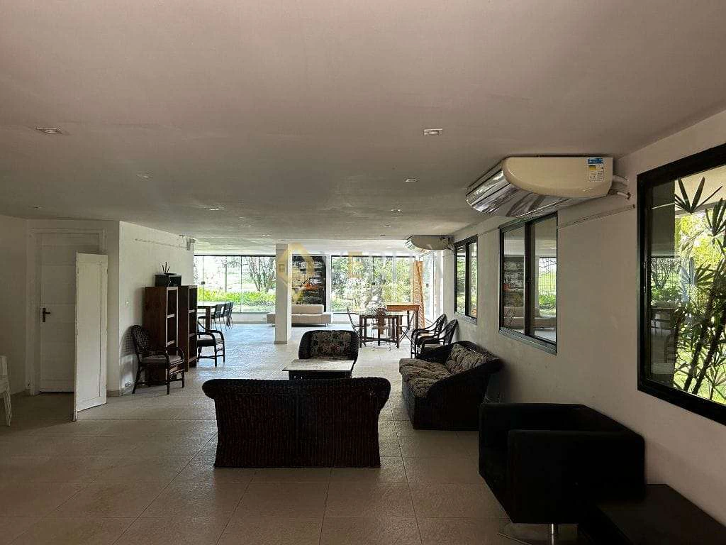 Furnished 3-suite apartment with private BBQ — photo 27