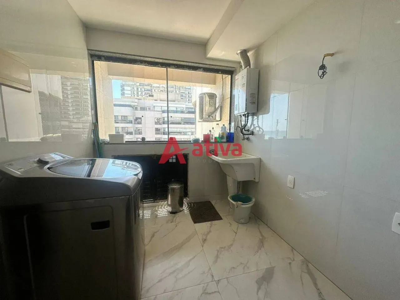 Furnished 3-bedroom apartment with 5 bathrooms — photo 20