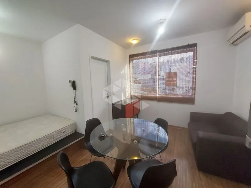 Apartamento tipo kitnet amueblado de 20 m² con cocina abierta — photo 3