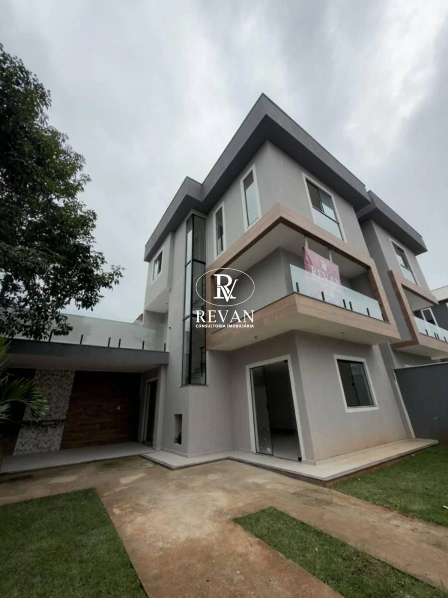 Floor-to-ceiling windows in a 4-bedroom house, 157 m² — photo 2
