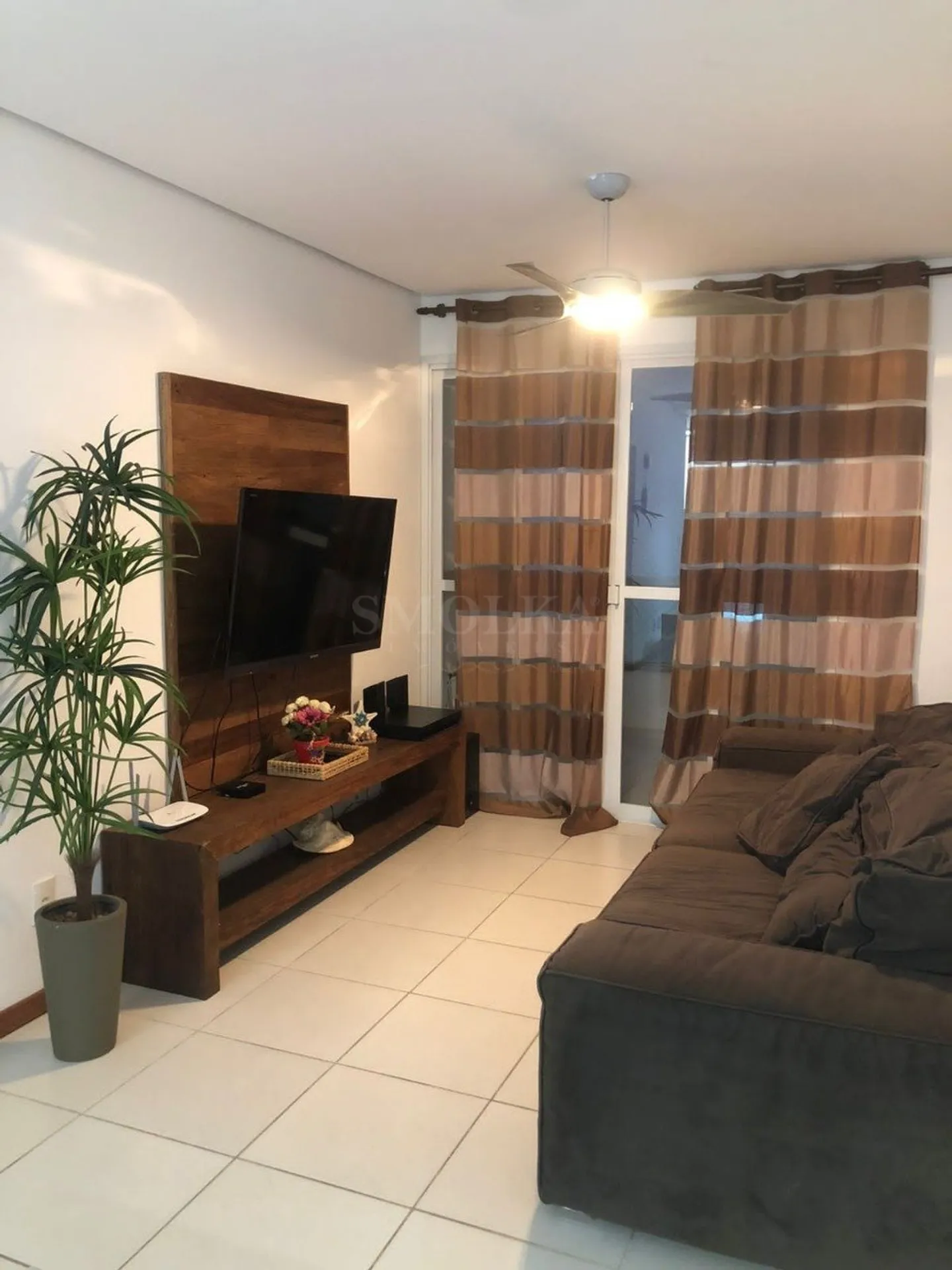 Furnished apartment with gas kitchen and en-suite