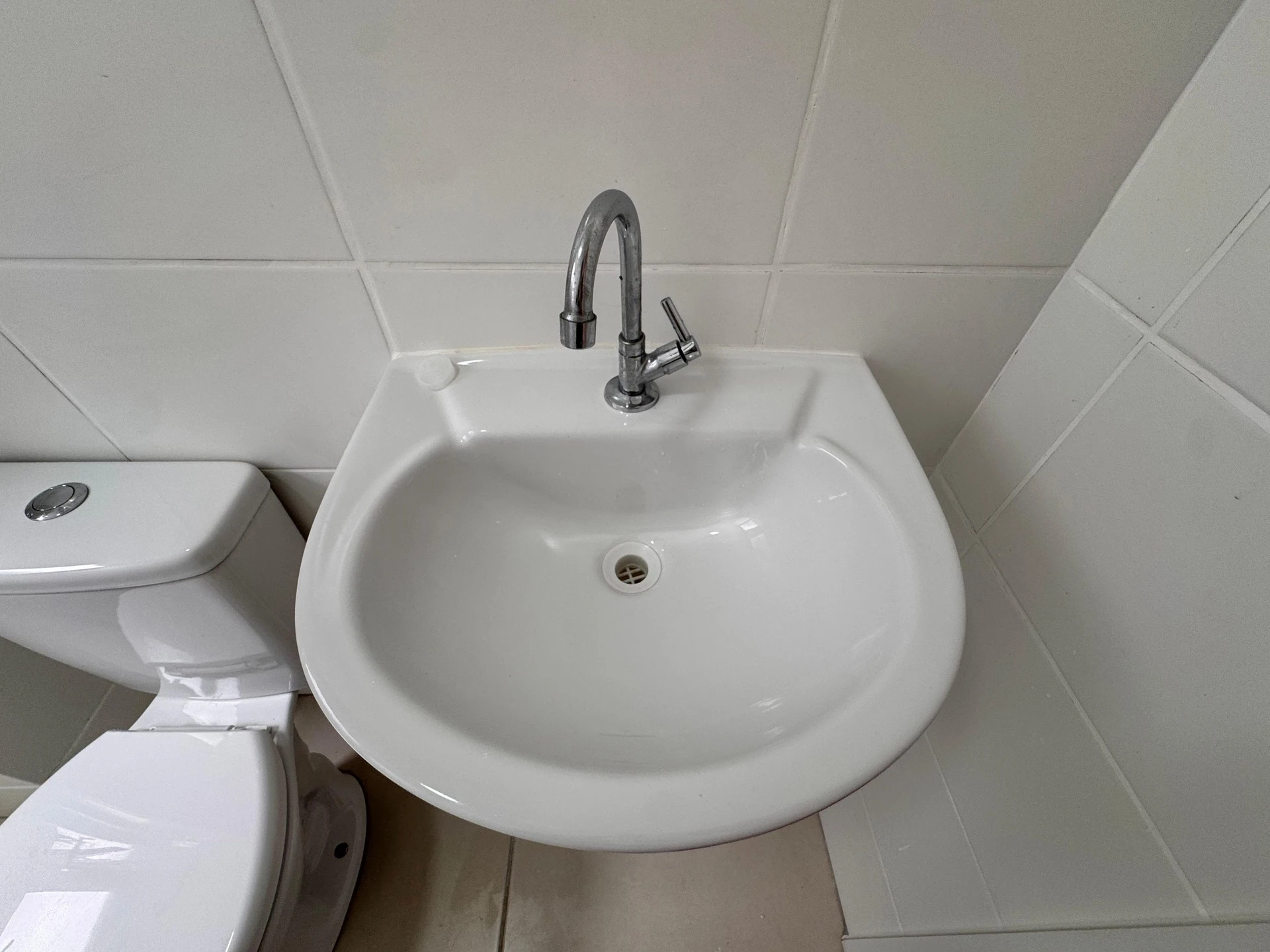 2-bedroom apartment with a closed kitchen and 1 parking spot — photo 8