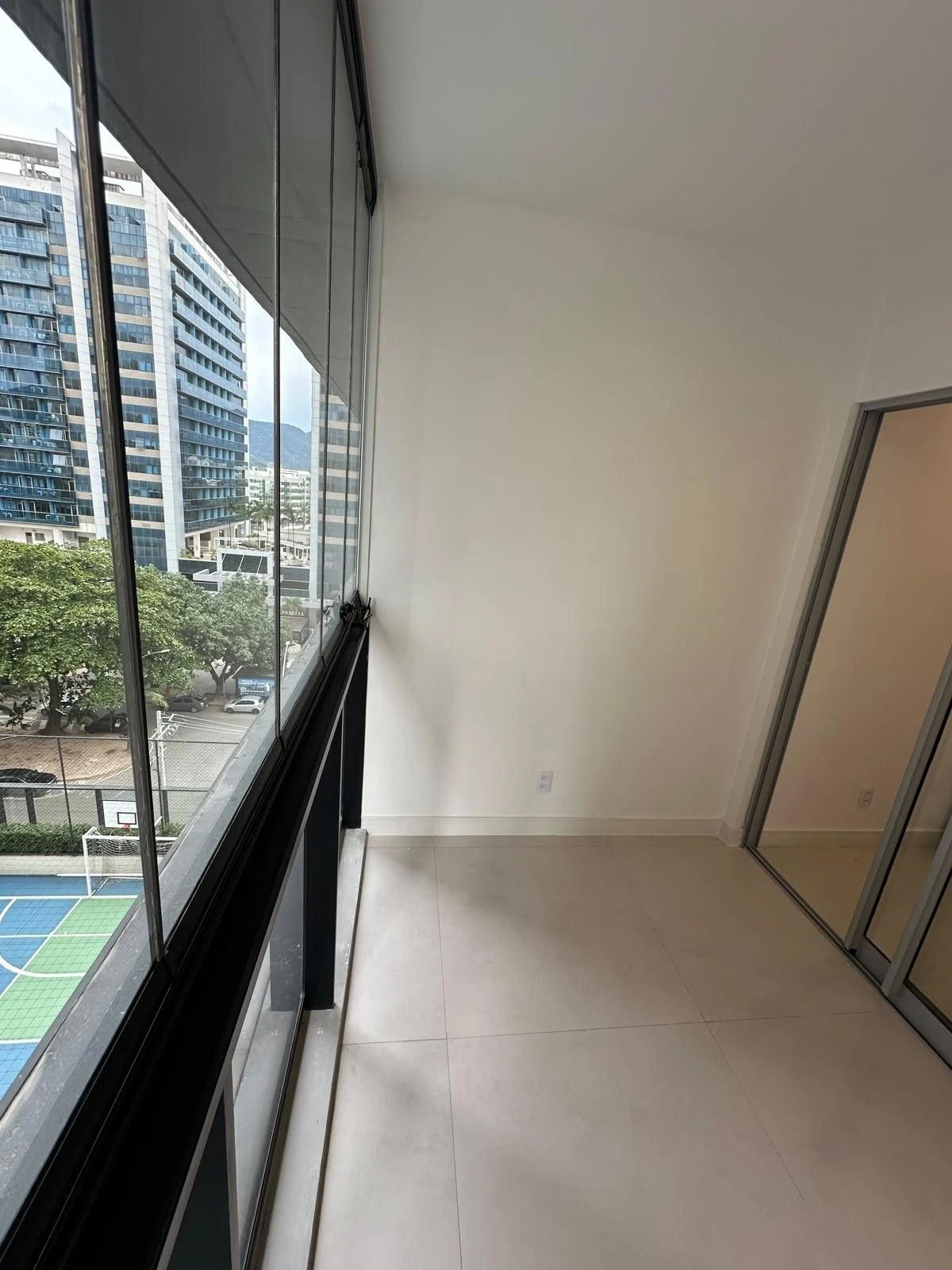 Floor-to-ceiling windows in a 2-bedroom apartment, 84 m² — photo 55