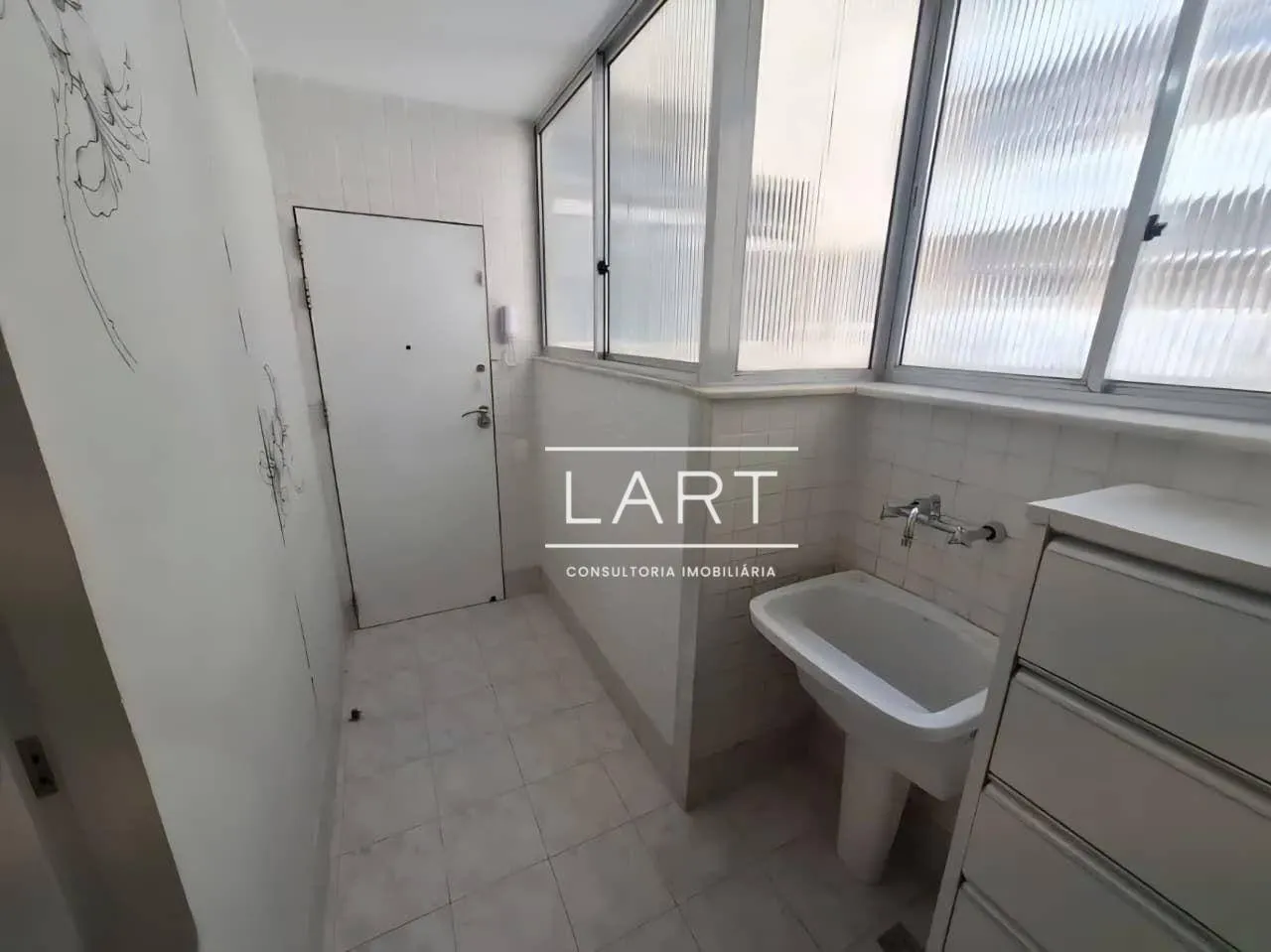 Furnished apartment with 2 bedrooms and 203 m² — photo 21