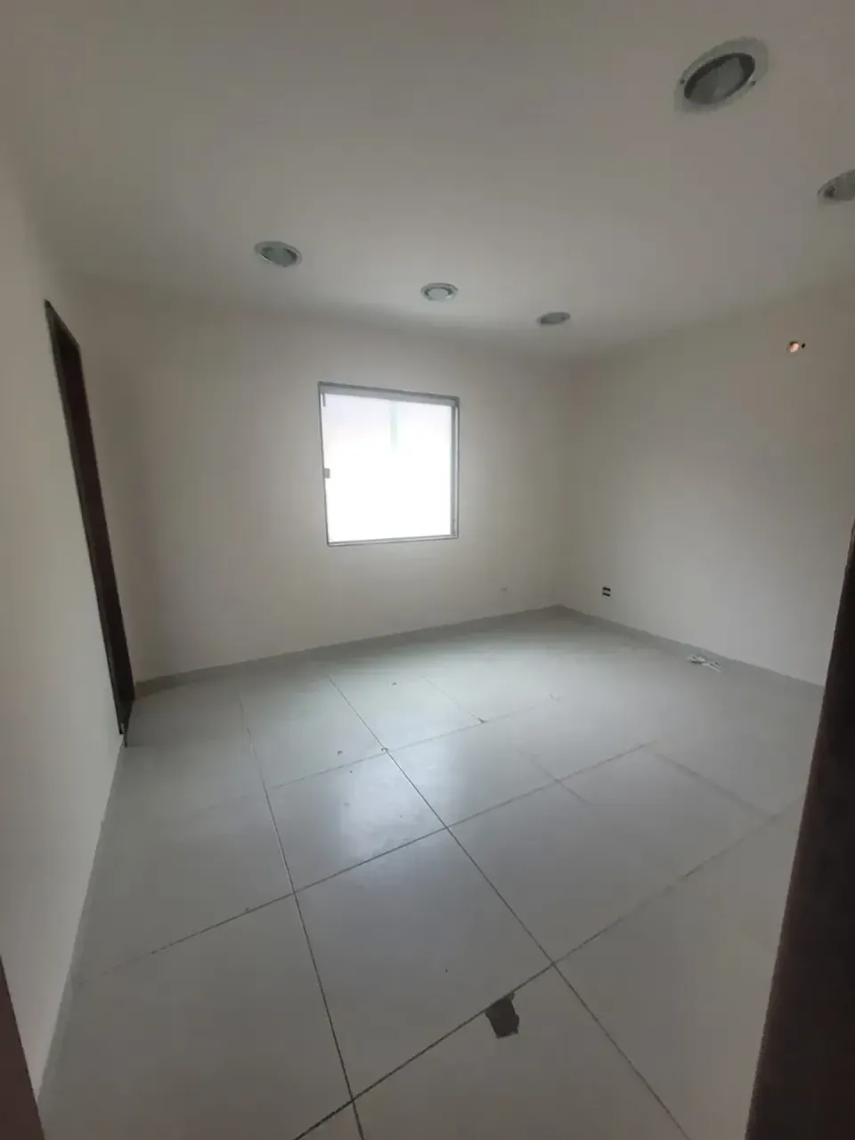 House with 5 bedrooms and a separate closed kitchen — photo 3