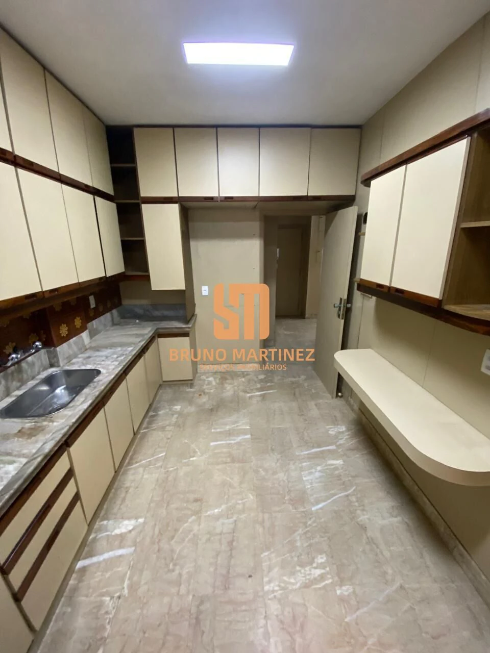 Apartamento sem mobília de 219 m² com 4 quartos e 5 banheiros — photo 19