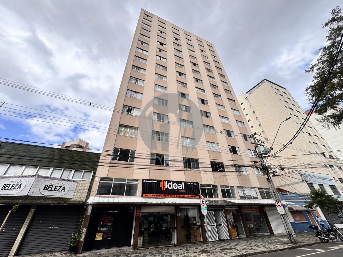 Деревянный пол или ламинат и 1 спальня: квартира 38 м² — photo 18