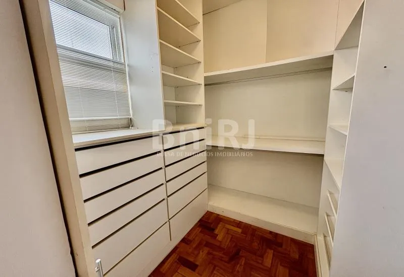 Apartamento de 180 m² com varanda fechada e fogão a gás — photo 26