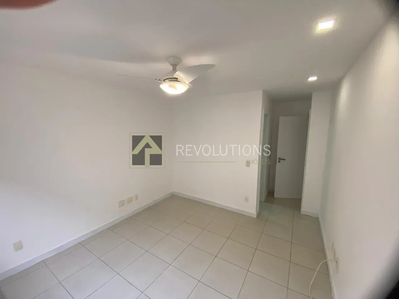 Apartamento de 3 quartos com 5 banheiros e cozinha fechada — photo 19