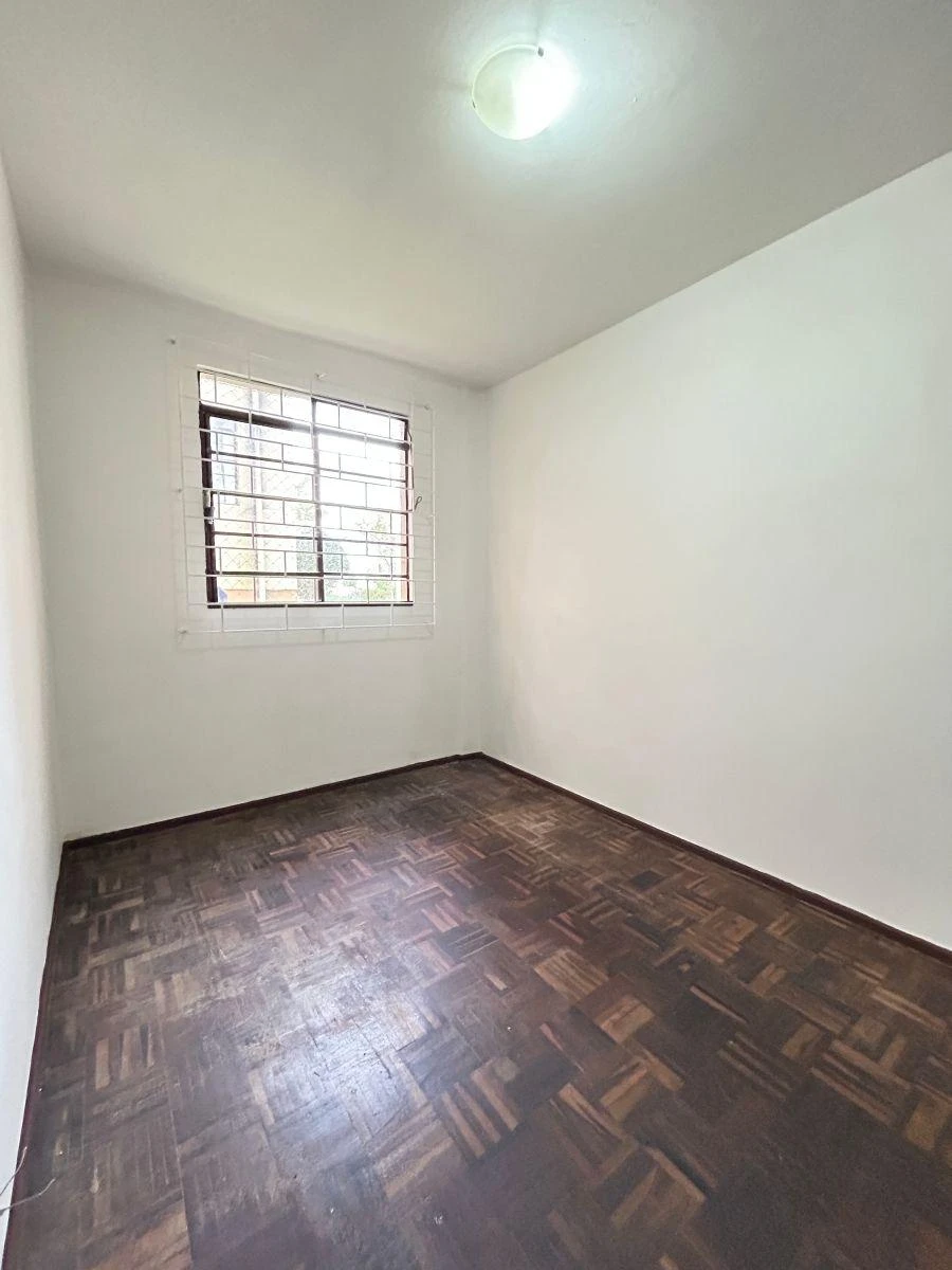 Apartamento de 3 quartos com piso de madeira ou laminado — photo 5