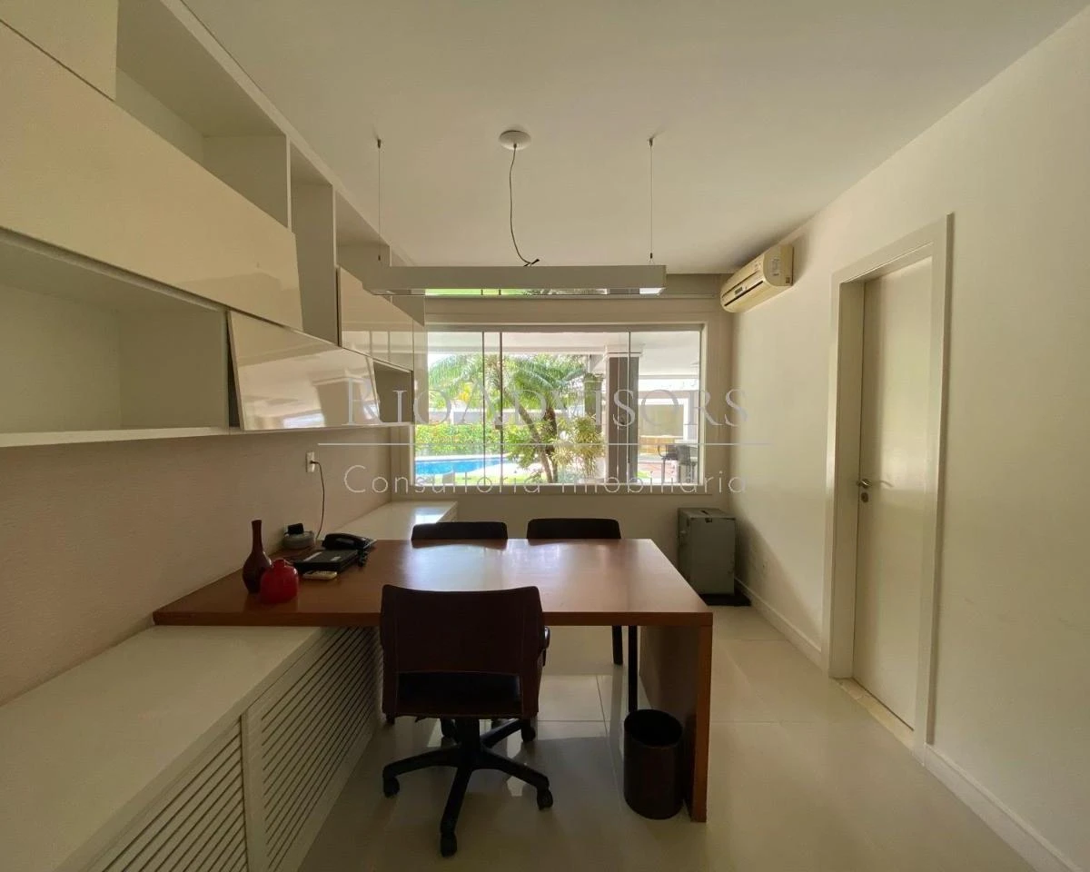 House 890 m² with 6 en-suite bedrooms and gas kitchen — photo 15