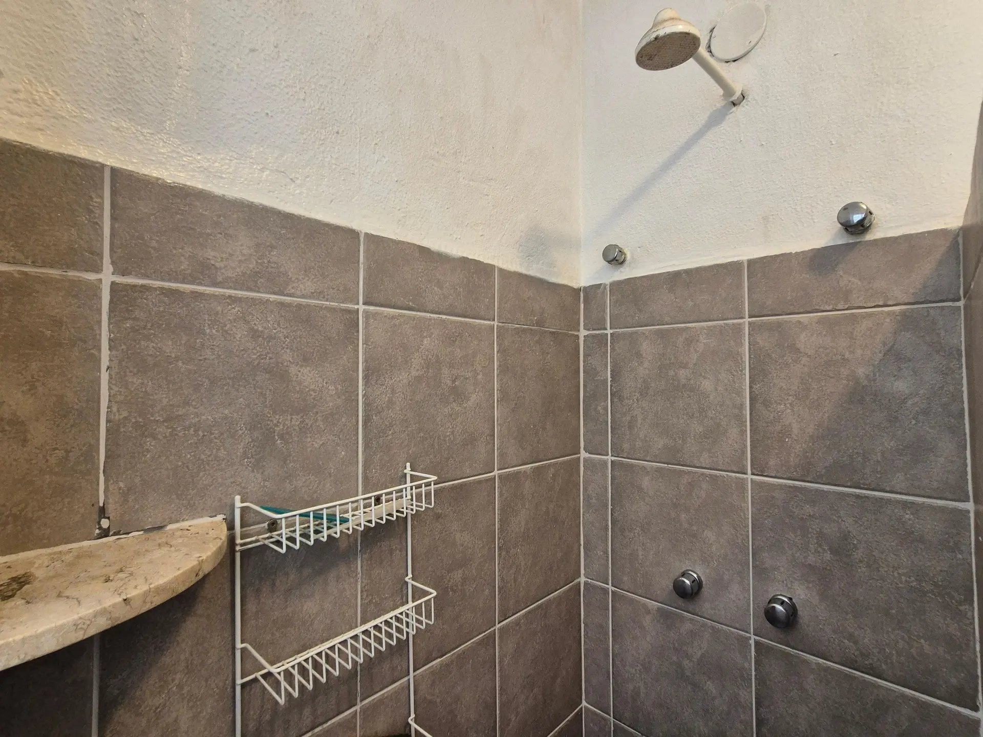 Condominium house to rent with 3 bedrooms and a suite — photo 28