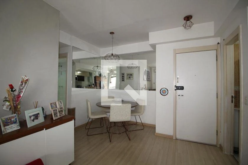 Glass-enclosed balcony in a 2-bedroom apartment, 78 m² — photo 16
