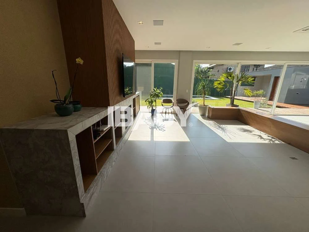 Furnished house with 4 en-suite bedrooms and 6 baths — photo 2