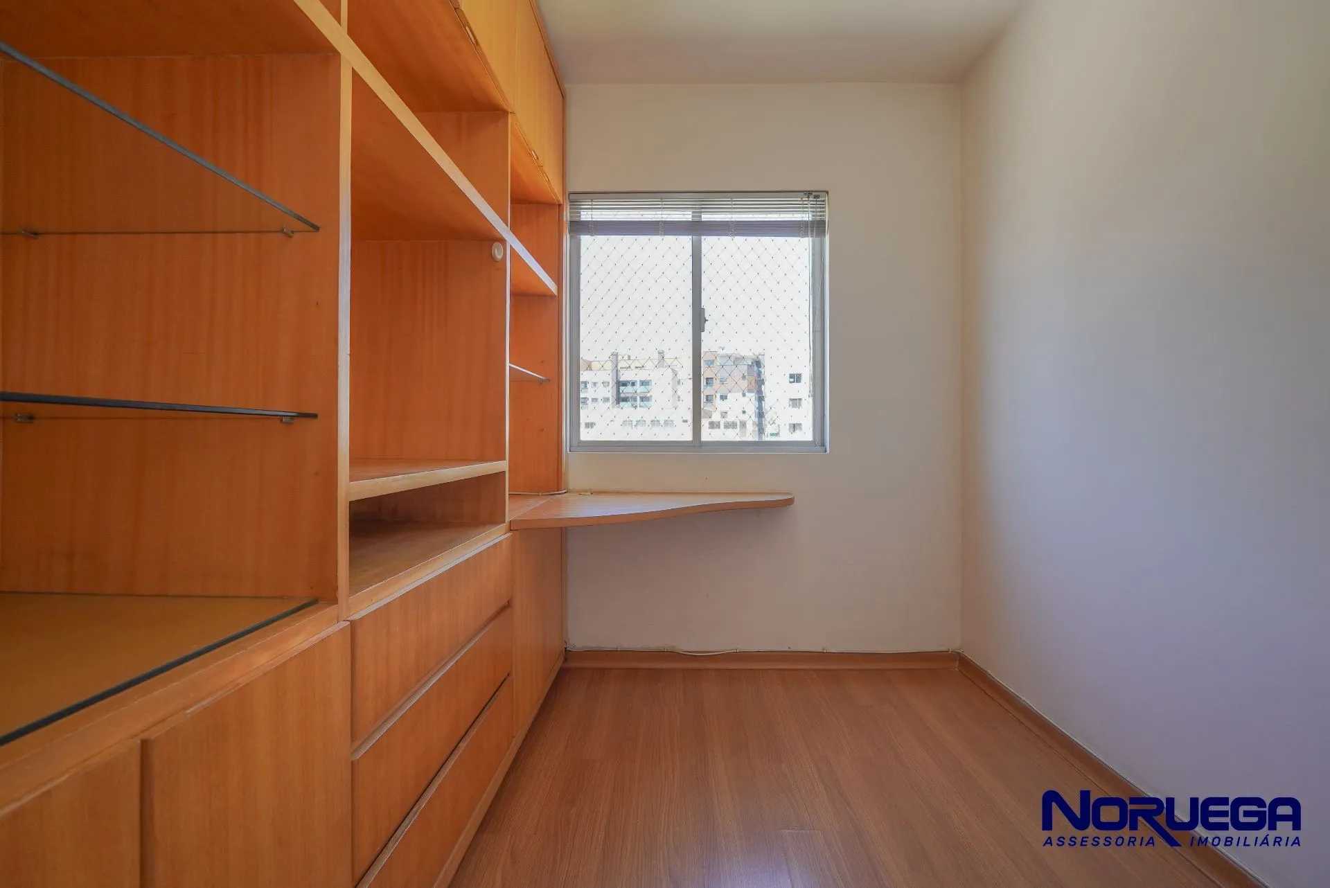 Home office in a 3-bedroom apartment, 109 m² — photo 13