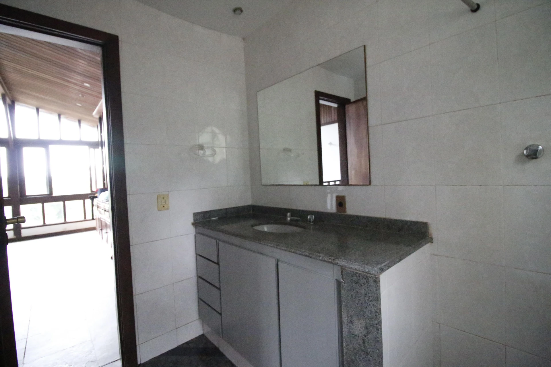 500 m² house with floor-to-ceiling windows and a bathtub — photo 50